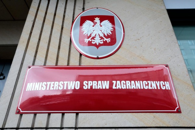 Gorąco pod siedzibą MSZ. Ambasador Rosji w Polsce starł się z dziennikarzami