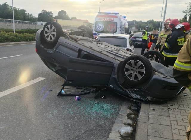 Do wypadku doszło na ul. Granicznej przy jednostce wojskowej, na jezdni w kierunku lotniska