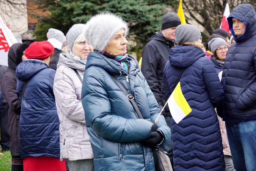 Papieski Marsz Wdzięczności przeszedł ulicami miasta. "To wyraz wdzięczności za osobę naszego wielkiego rodaka" [ZOBACZ ZDJĘCIA]