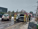 Groźny wypadek w Rąbieniu pod Łodzią. Zderzenie 2 samochodów, 4 osoby poszkodowane ZDJĘCIA