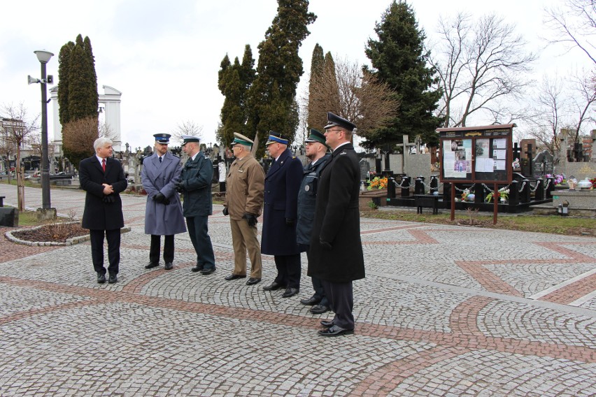 Wojewoda podlaski uczcił pamięć ofiar katastrofy smoleńskiej (zdjęcia) 