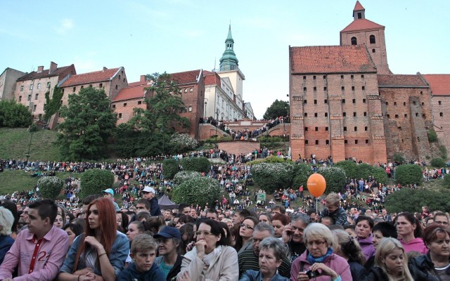 Liczna mieszkańców zameldowanych w Grudziądzu w 2016 roku wynosiła 89 844, z czego na pobyt stały jest 86 312.Wideo: Wzrost liczby urodzeń w Polsce. Efekt 500 plus?/DDTVN