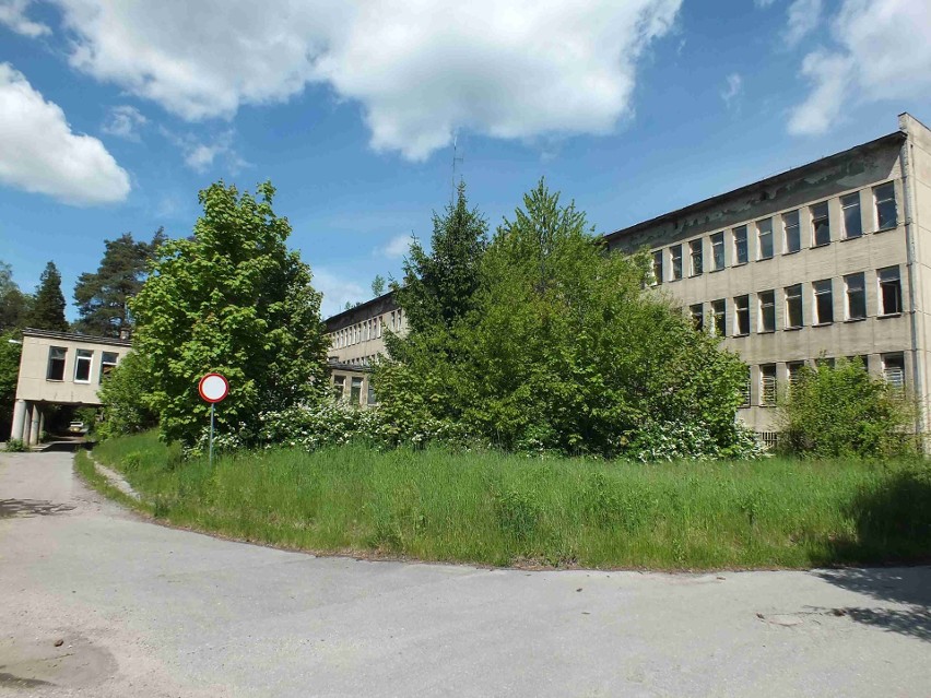 Sprzedaż starego szpitala w Starachowicach stała się faktem. Budynki będą wyburzone, powstaną nowe mieszkania [ZDJĘCIA]