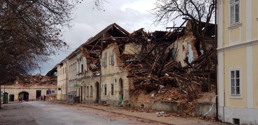 Zniszczenia po trzęsieniu ziemi w Chorwacji. Z Olesna do...