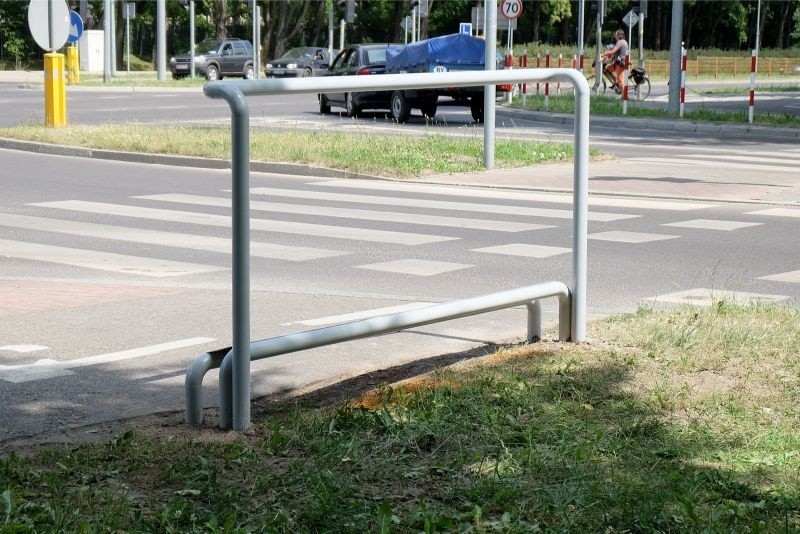 Rower miejski: Podpórki dla rowerzystów przy białostockich skrzyżowaniach (zdjęcia, wideo)