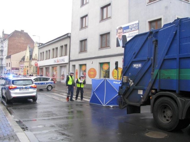 Okoliczności wypadku wyjaśnia policja.