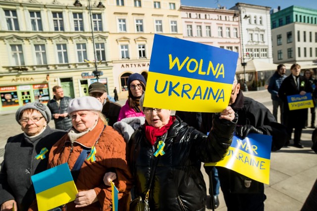 Spektakl, etiuda baletowa, płomień solidarności, spotkanie z wdowami po żołnierzach walczących na froncie - to niektóre z wydarzeń zaplanowanych w Bydgoszczy na rocznicę wybuchu wojny w Ukrainie.