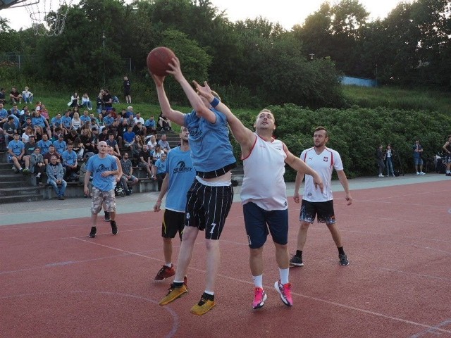 Trio Basket w Koszalinie organizowane jest od 2011 roku przez grupę miłośników koszykówki ulicznej i polskiego rapu.