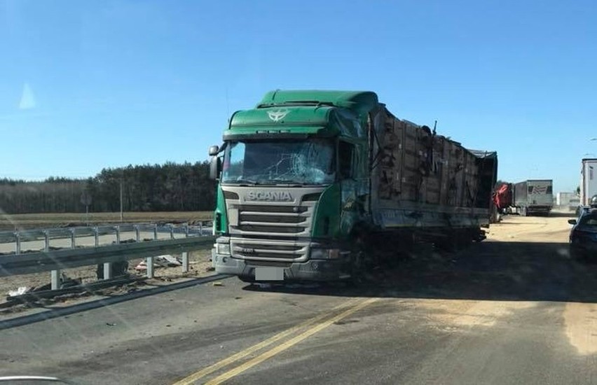 Prosienica. Wypadek ciężarówek zablokował DK8. utrudnienia...