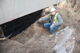 Podczas remontu jednej z kamienic przy ul. Północnej w Łodzi odkopano prawdziwy skarb! ZDJĘCIA