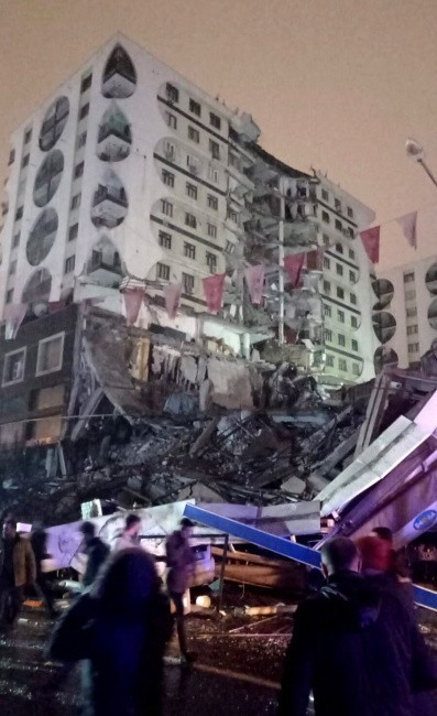 Trzęsienie ziemi w Turcji. Zdjęcia z miejsca tragedii to wstrząsający widok