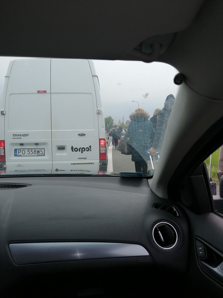 Protest taksówkarzy w Krakowie. Wielkie korki w rejonie lotniska i na obwodnicy Krakowa
