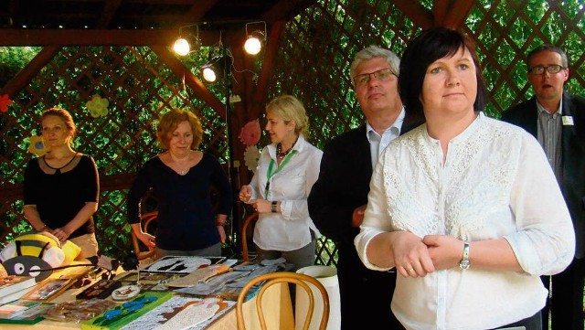 Katarzyna Wojtanowicz i Marek Krobicki (z prawej) trzymali kciuki podczas licytacji