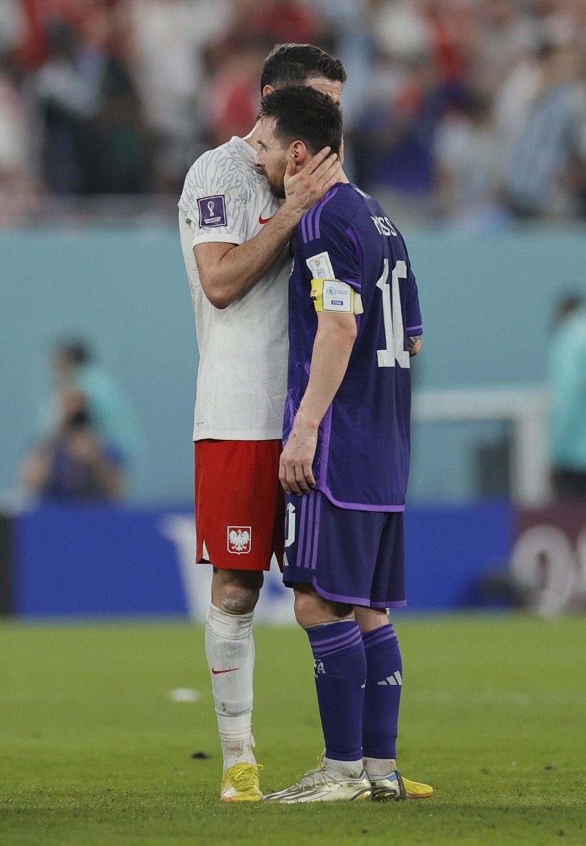 MŚ 2022. Lewandowski i Messi w pomeczowej rozmowie. O czym? To pozostanie "tajemnicą mundialu"
