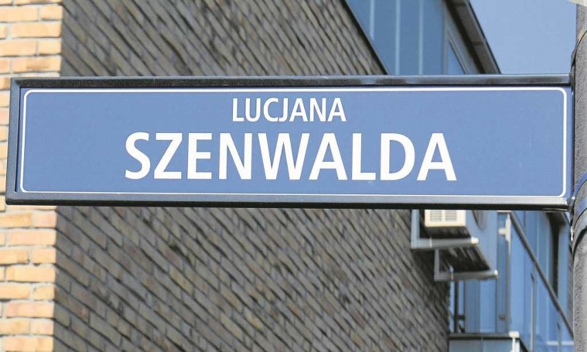 Na ul. Szenwalda zamontowano nową tabliczkę