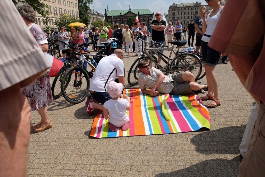 Manifestacja na placu Wolności - 4 czerwca 2016