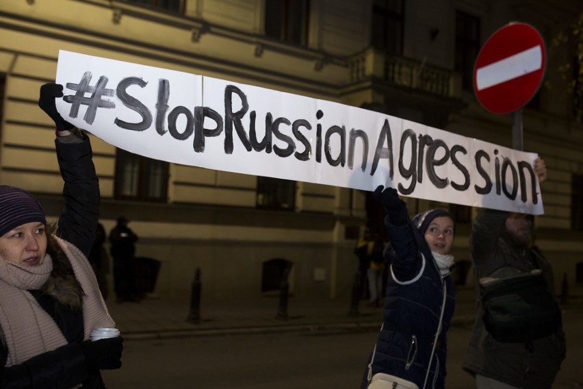 Kraków. Manifestacja pod konsulatem Rosji. Ukraińcy: zatrzymajmy wojnę