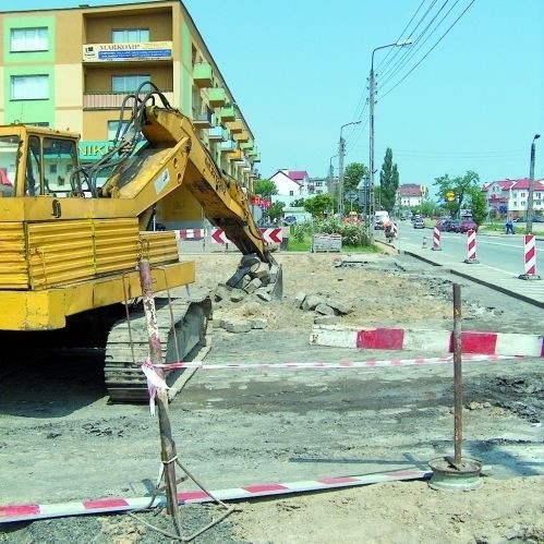 Ciężki sprzęt wjechał do samego centrum. Maszyny i sprzęt pojawiają się wzdłuż ul. Białostockiej.