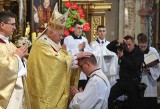 Święcenia kapłańskie 2023 w archikatedrze w Przemyślu. Arcybiskup Szal wyświęcił 9 diakonów [ZDJĘCIA, WIDEO]