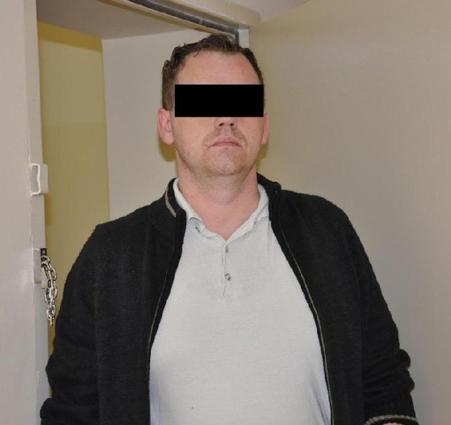 43-letni Andrzej M. twierdzi, że napadł na bank i aptekę, bo miał długi
