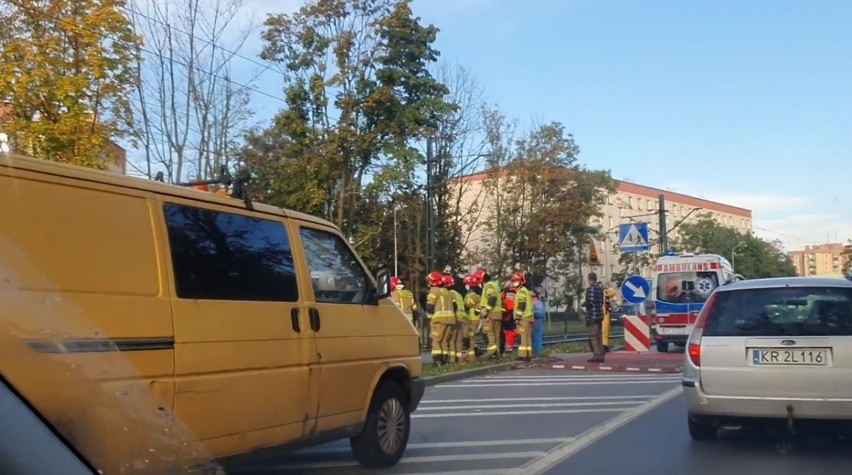 Wypadek na ul. Mikołajczyka w Krakowie spowodował dziś duże...