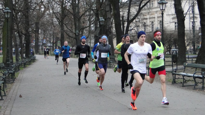 Kraków. Bieg Sylwestrowy 2019. Świetna zabawa, piękne stroje [GALERIA]