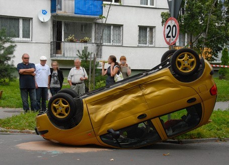 Niebezpieczne ulice w Łodzi. Roztargnieni kierowcy (wideo)