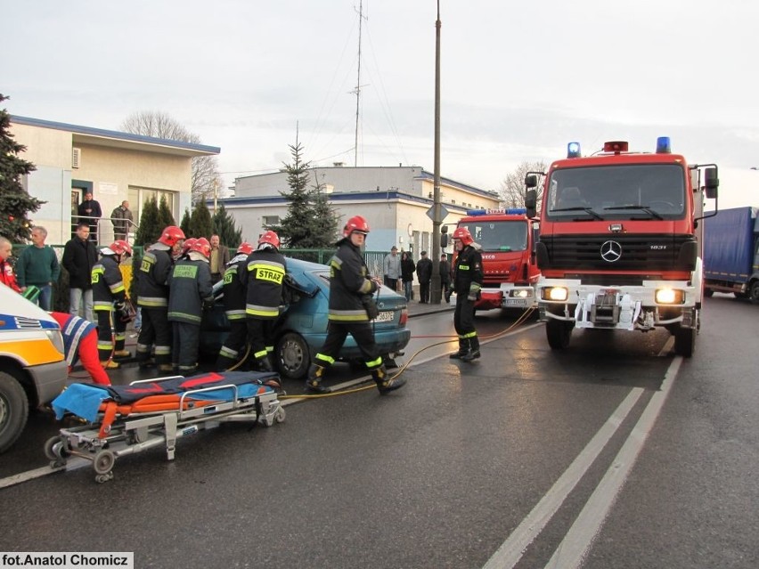 Autobus zderzył się z osobówką