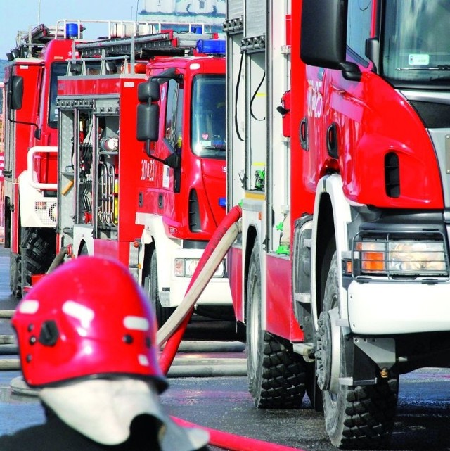 Ochotnicy z Sokół i Bruszewa potrzebowali nowych wozów do gaszenia pożarów. Otrzymali je, ale teraz z zakupów musi tłumaczyć się wójt.