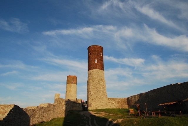 Jedną z atrakcji prezentowanych w spotach telewizyjnych jest zamek w Chęcinach
