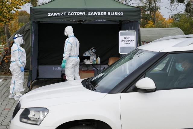 W sobotę 31 października zakażenie koronawirusem stwierdzono u kolejnych 1461 osób w województwie kujawsko-pomorskim. Niestety 9 osób z naszego regionu zmarło. Jest też 214 nowych ozdrowieńców.