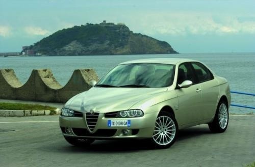 Fot. Alfa Romeo: Alfa Romeo 156 uchodzi za jeden z najładniejszych samochodów w swojej klasie.