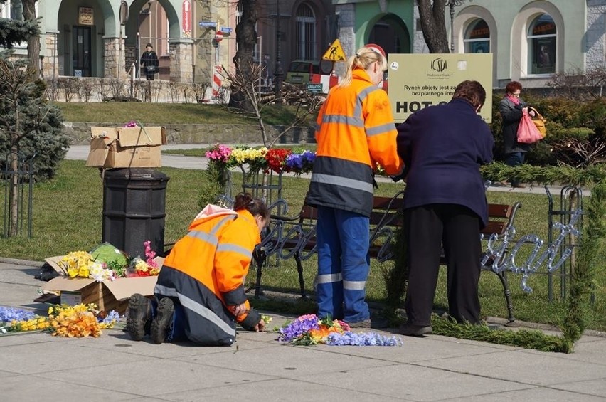 Na wodzisławskim rynku pojawiły się wielkanocne dekoracje