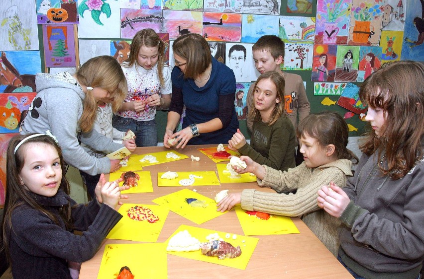 Mali aryści w pracowni plastycznej OPP