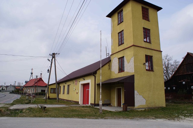 Dzięki dofinansowaniu kompleksową termomodernizację przejdzie: budynek Ochotniczej Straży Pożarnej i świetlicy wiejskiej w Zielonkach.
