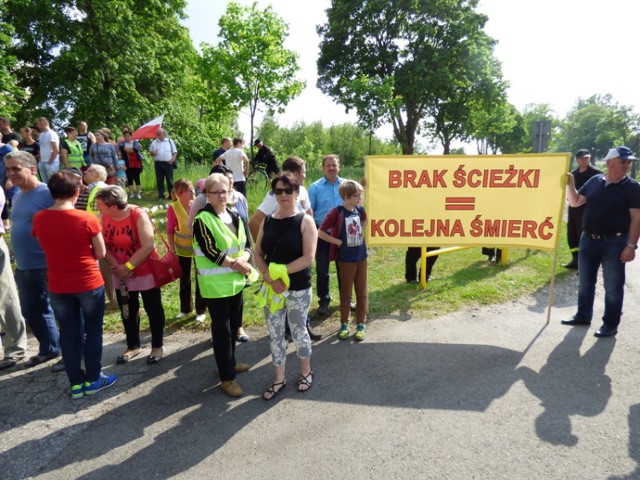 Protest mieszkańców gminy Czersk na drodze krajowej 22