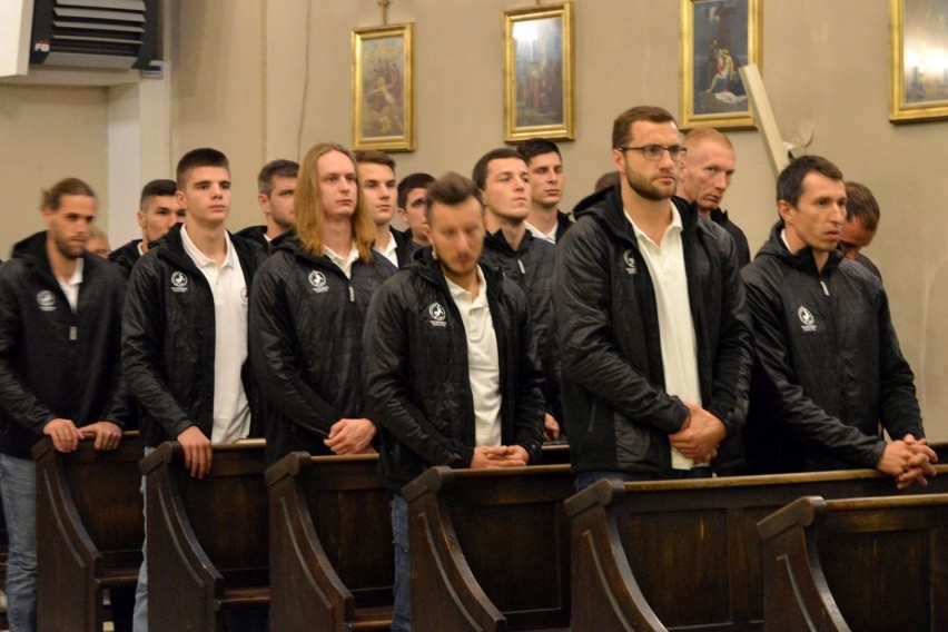 Drużyna PGE Vive Kielce modliła się o dobry sezon i zdrowie prezesa Bertusa Servaasa