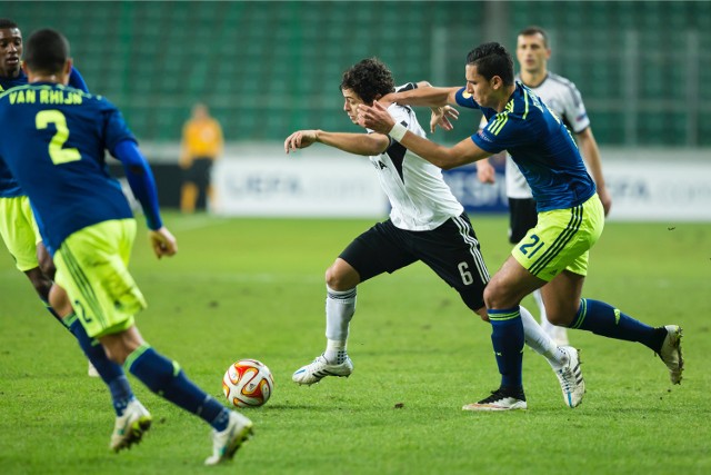 26.02.2015 warszawa lazienkowska 3 stadion legii warszawa mecz ligi europejskiej legia warszawa ajax amsterdam liga europy liga europejska legia przegrywa 0 3 i odpada z rozgrywki europejskie pilka nozna nz guilherme anwar el ghazifot. szymon starnawski / polskapresse