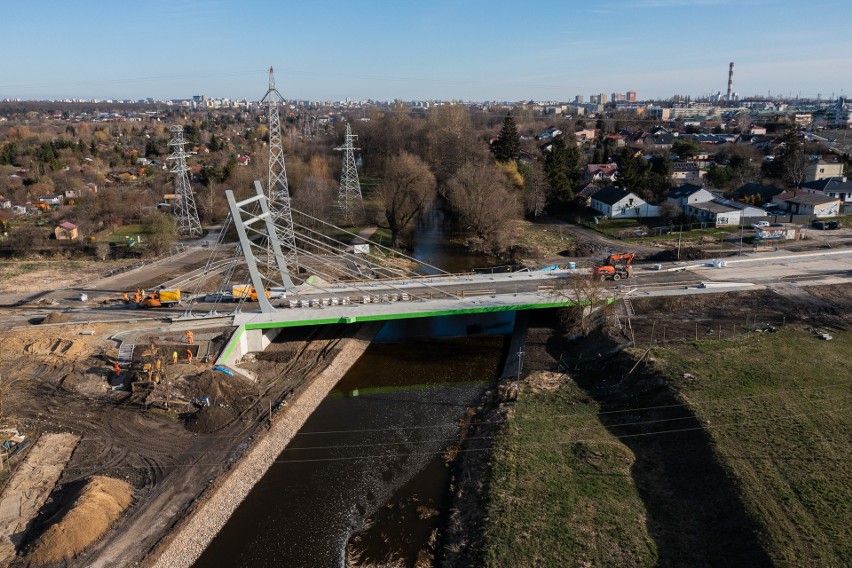 Przed mostem na Żeglarskiej próby obciążeniowe [ZDJĘCIA]