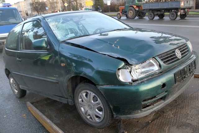 Auto, które śmiertelnie potrąciło pieszego.