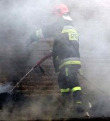 Pożar dwóch budynków w Pełtach. Najprawdopodobniej było to podpalenie
