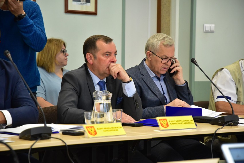Prezydent Ostrołęki Łukasz Kulik nie uzyskał wotum zaufania od radnych. Sesja absolutoryjna odbyła się 15.06.2023