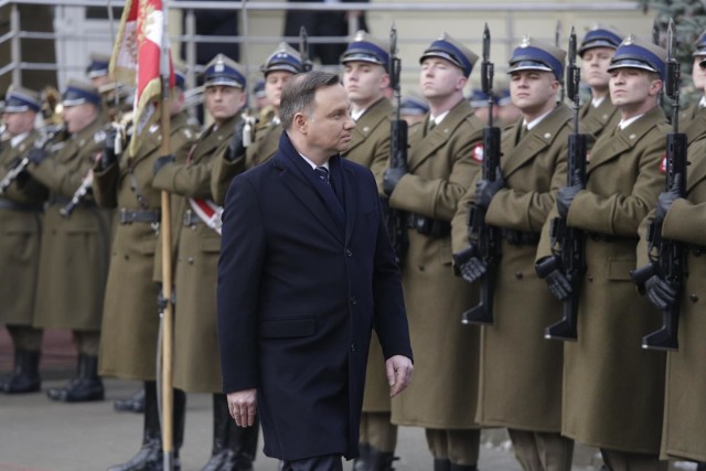 Prezydent Duda, na wniosek ministra obrony narodowej Mariusza Błaszczaka, mianował pięciu oficerów Wojska Polskiego na stopnie generalskie oraz admiralski
