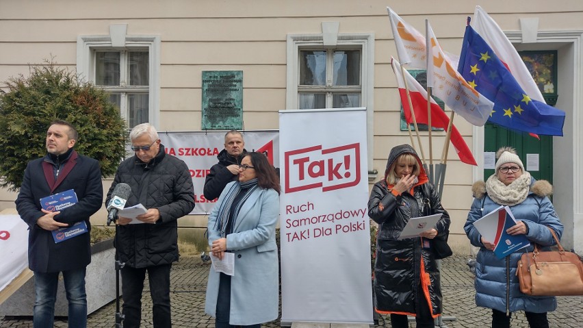 Protest opozycyjnych parlamentarzystów wraz z aktywistami...