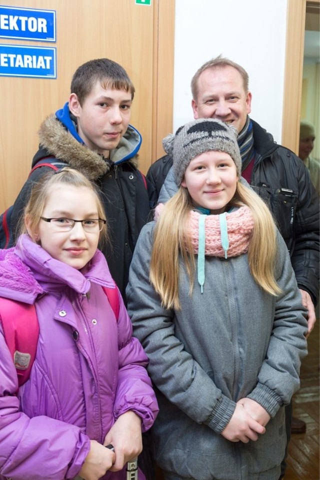 Zaprosiliśmy te dzieci z dobroci serca, która jest w każdym człowieku - mówi Andrzej Borowski (na zdjęciu z prawej).