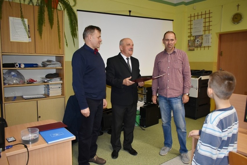 Nowa pracownia komputerowa w szkole w Rusinowie