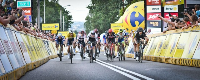 Walka o zwycięstwo na 5. etapie Tour de Pologne w Bielsku-Białej toczyła się do ostatniego metra  Zobacz kolejne zdjęcia. Przesuwaj zdjęcia w prawo - naciśnij strzałkę lub przycisk NASTĘPNE