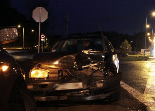 Pojechała pod prąd, doszło do zderzenia. Kraksa w Zielonej Górze (zdjęcia)