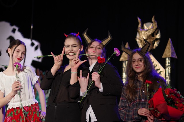 Spektakl "Igraszki z Diabłem" został wystawiony w suchedniowskiej "Kuźnicy" w środę 24 kwietnia.