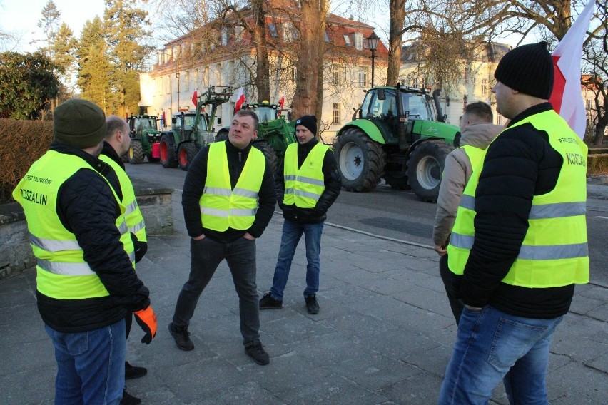 Strajk rolników przed delegaturą Urzędu Wojewódzkiego w...